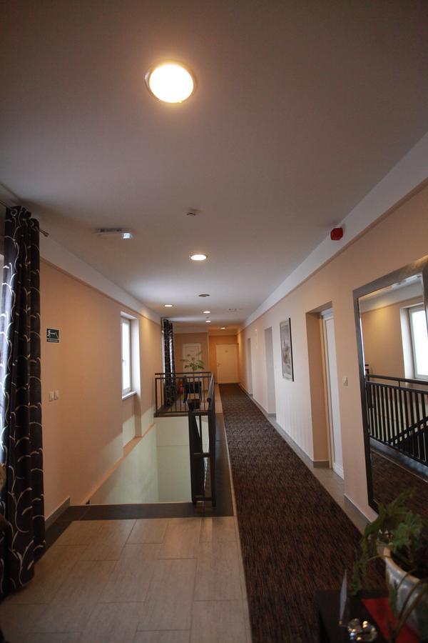 Hotel Petrijevci Bizovac Eksteriør billede